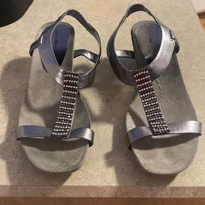 Anne Klein 7.5 bridesmaids shoes